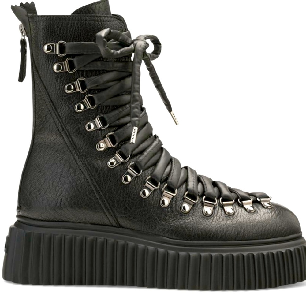 AGL boots